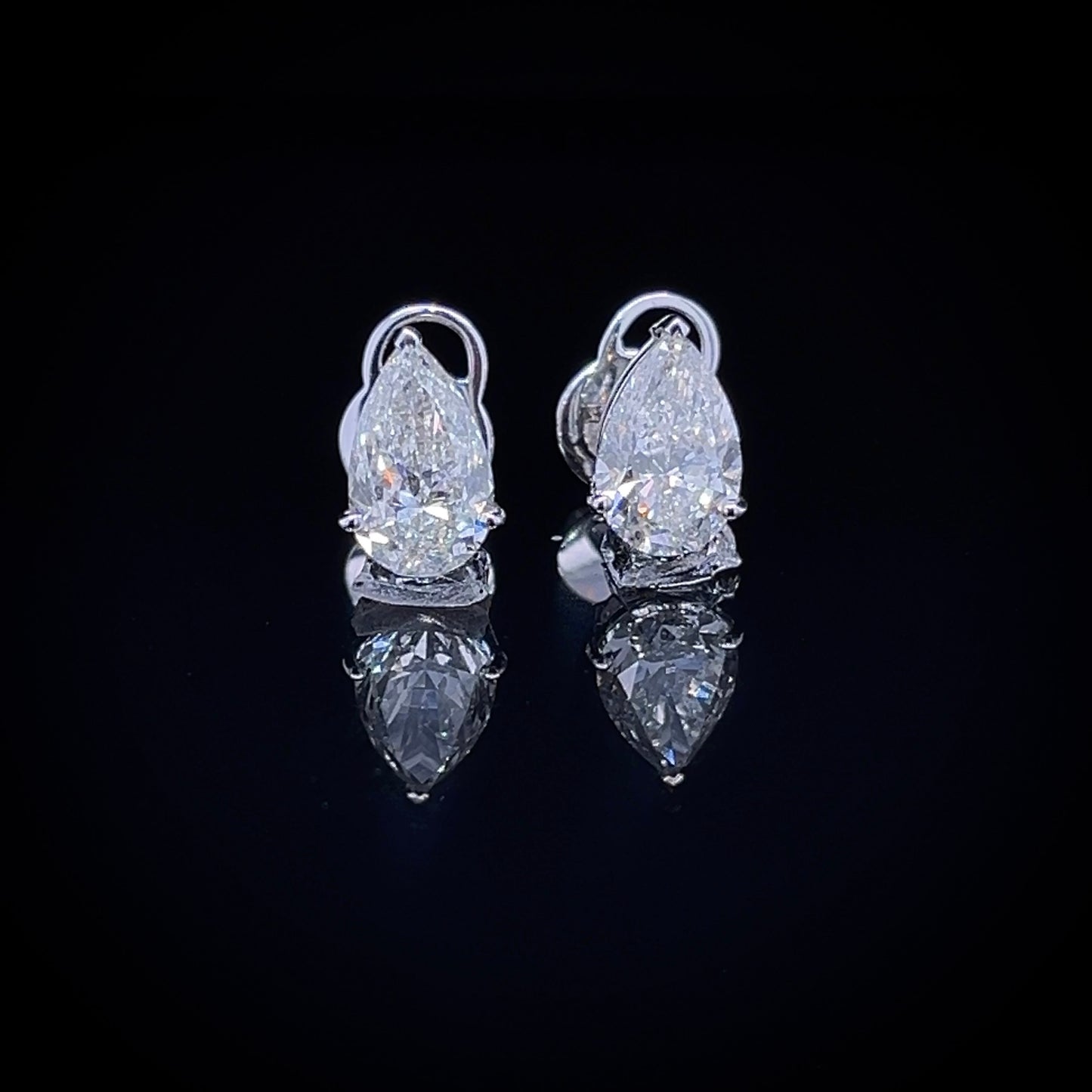 1.5CT Each Pear Stud (ARJS2801)