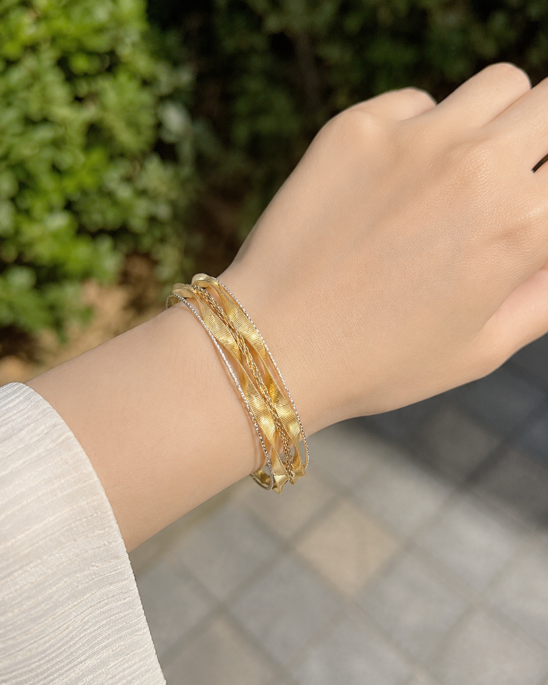 18k Gold Twisted Multi-Layer Bangle Bracelet (GJEW178)