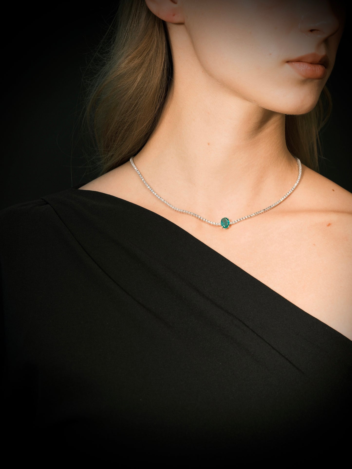 NATURAL GREEN OVAL DIAMOND NECKLACE