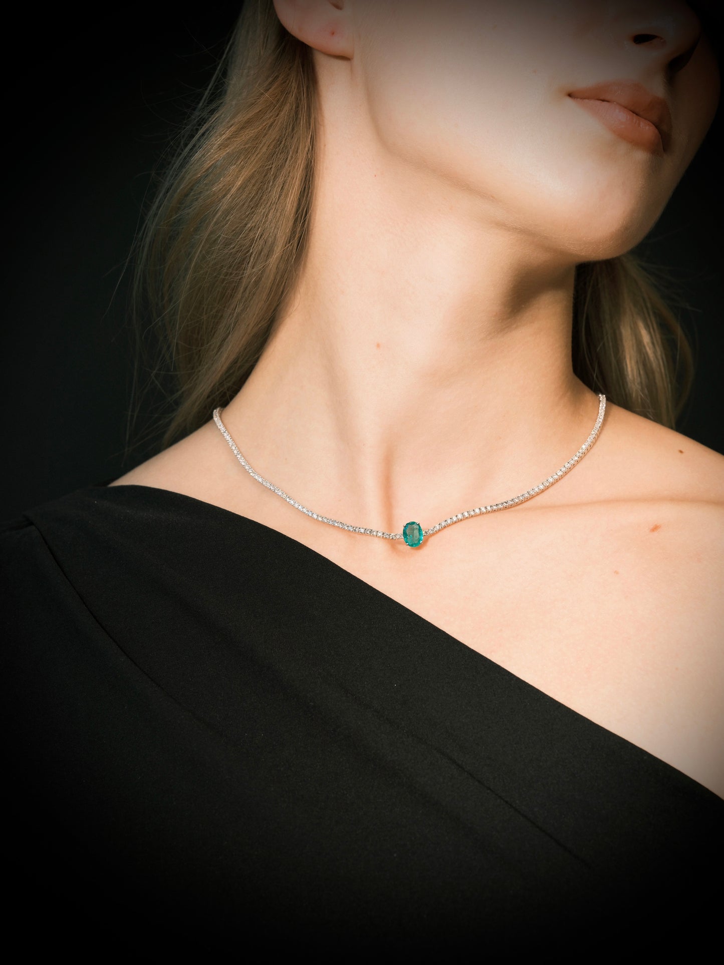 NATURAL GREEN OVAL DIAMOND NECKLACE