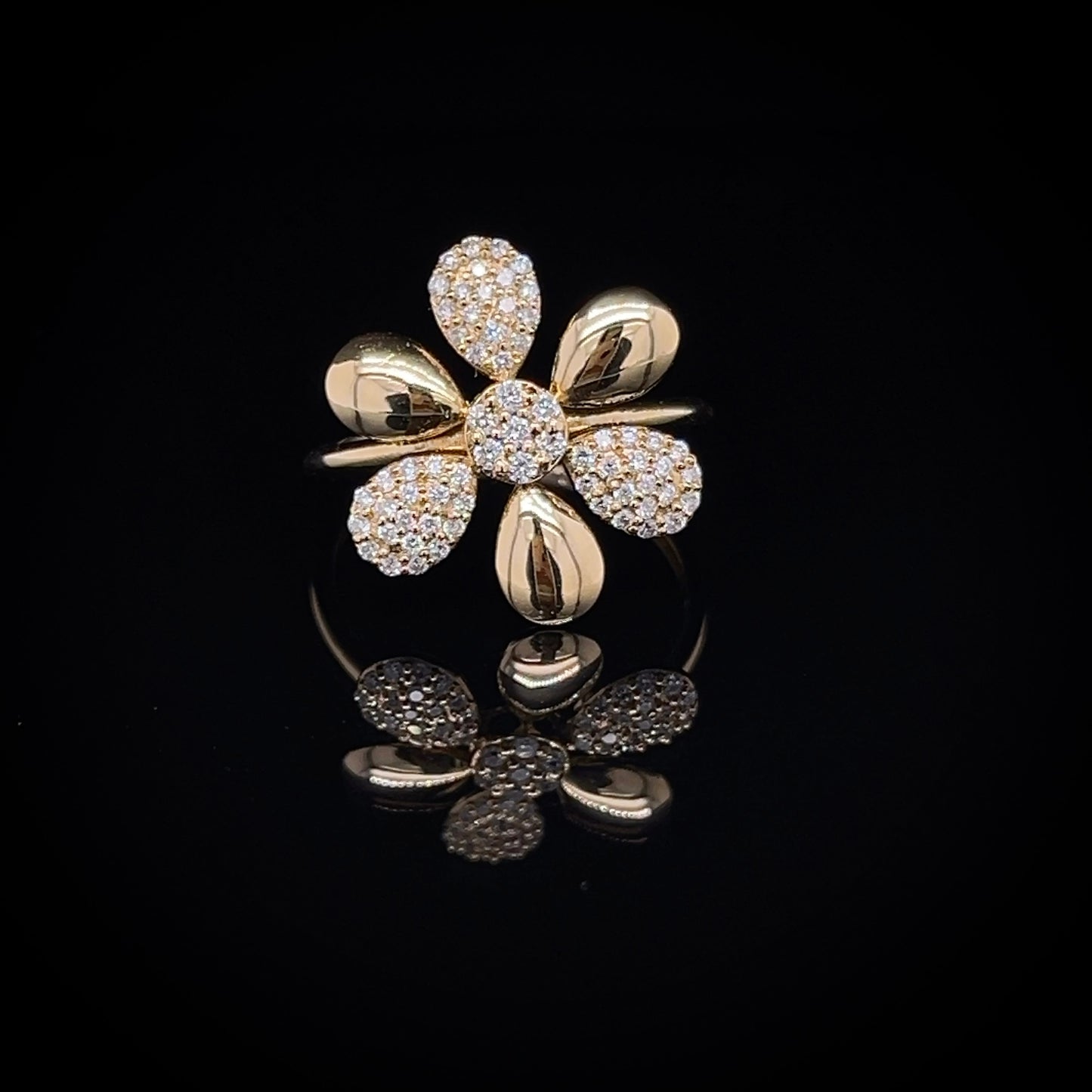 FLOWER DESIGN DIAMOND RING