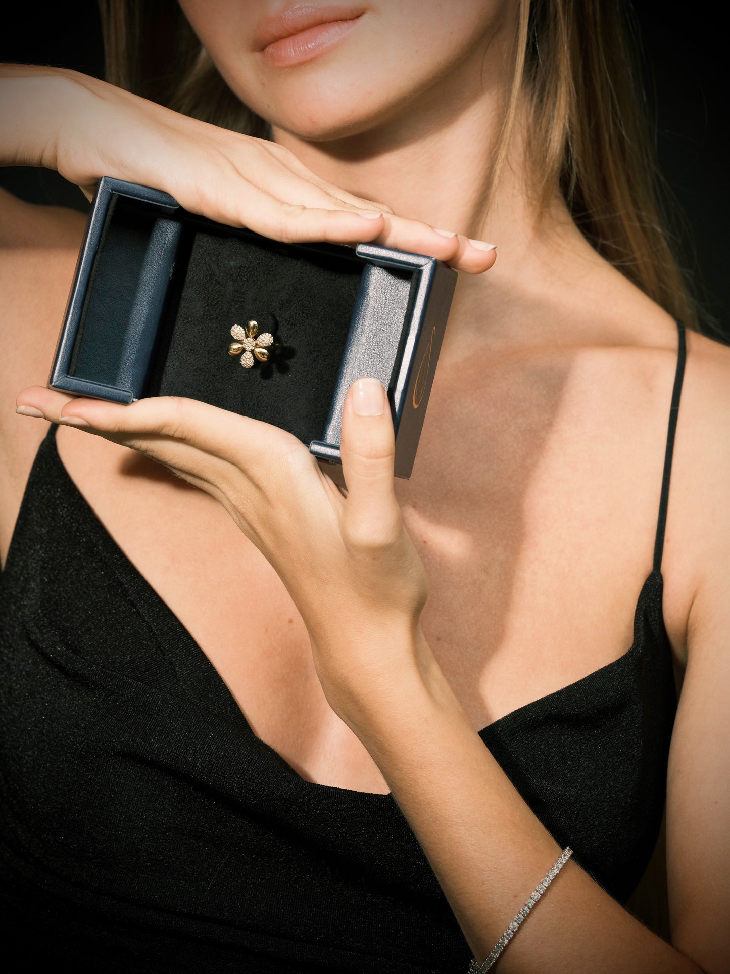 FLOWER DESIGN DIAMOND RING