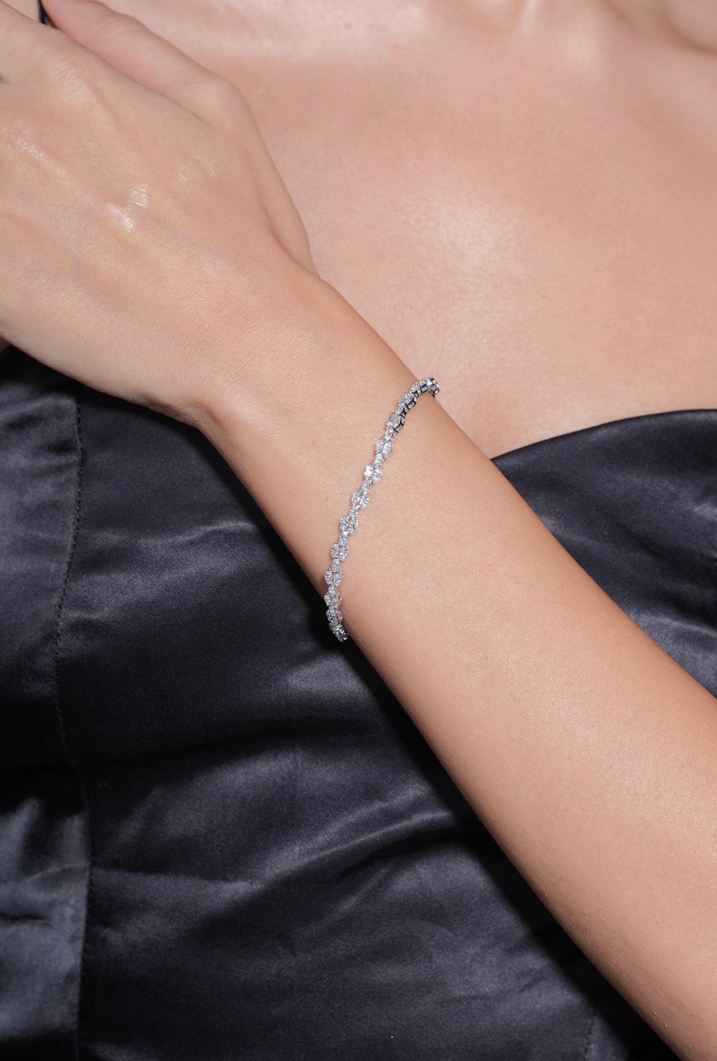 MARQUISE CUT DIAMOND BRACELET