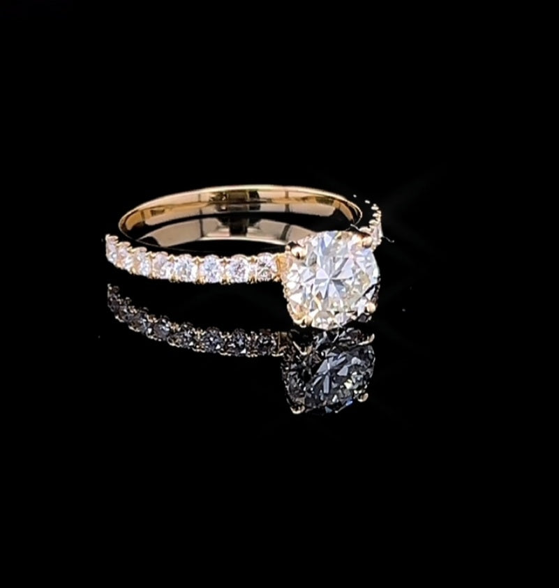 1CT Round with Side Diamonds in Yellow Gold Ring (ARJS3622)