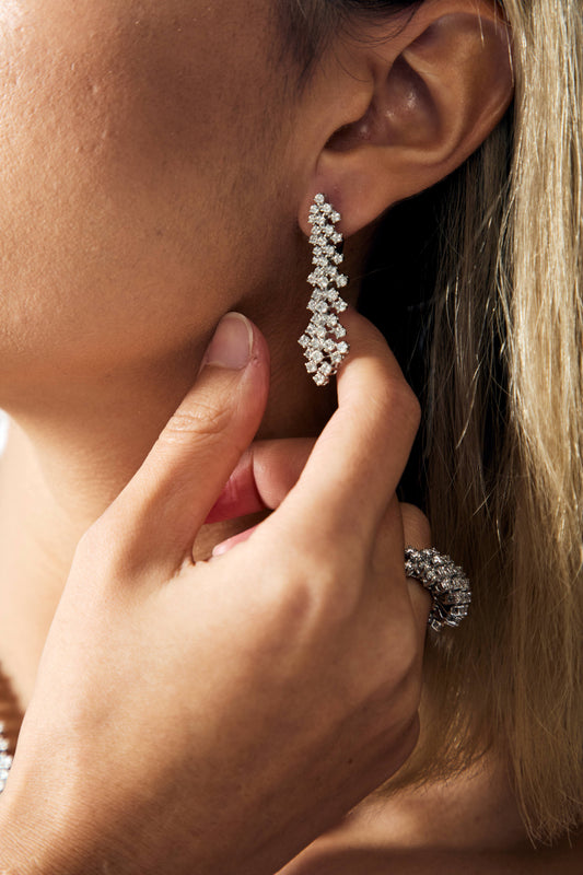 ROUND DIAMOND LONG EARRING