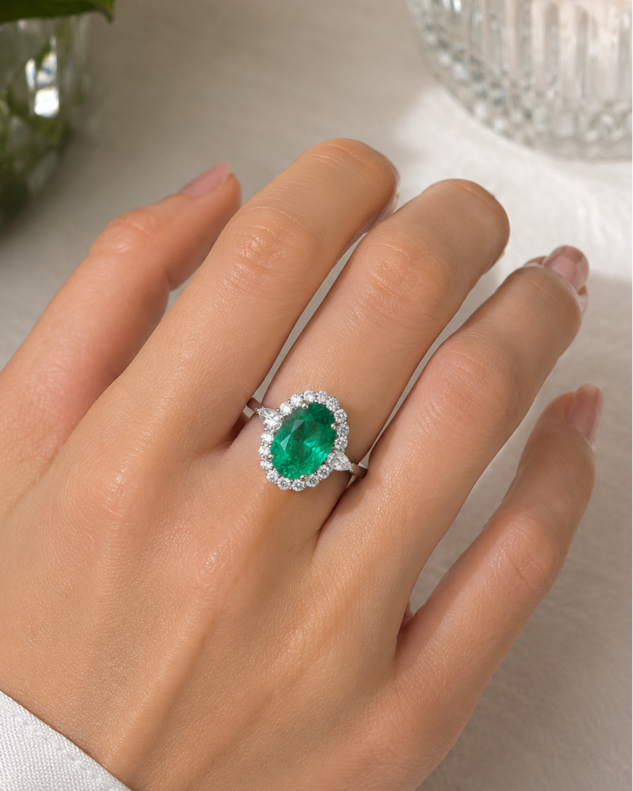 Green Emerald Oval Cut with Diamond Ring (ARJS2564)