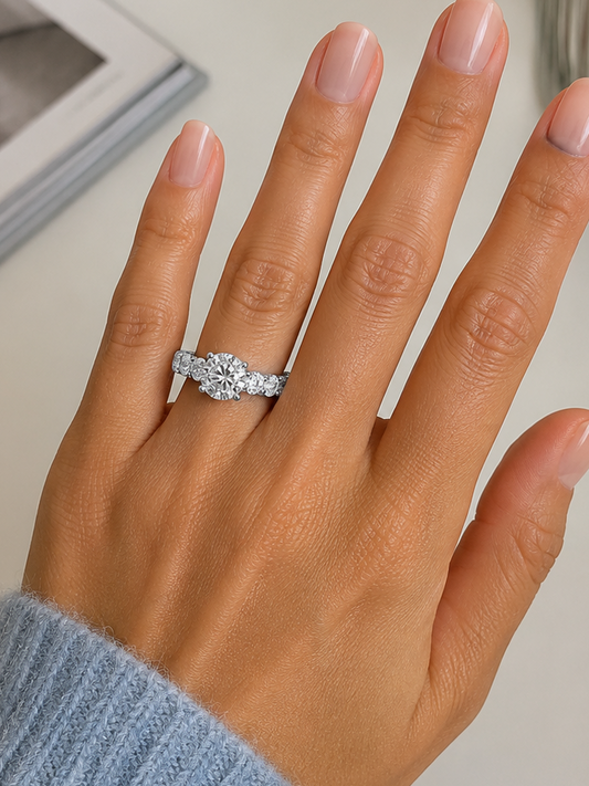 2CT Round with Round Side Diamonds Ring (ARJS2223)