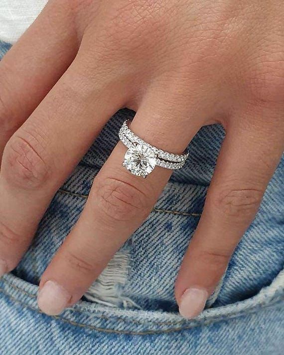 Half Carat Round with Side Diamond  Twin Ring (ARJS2332)