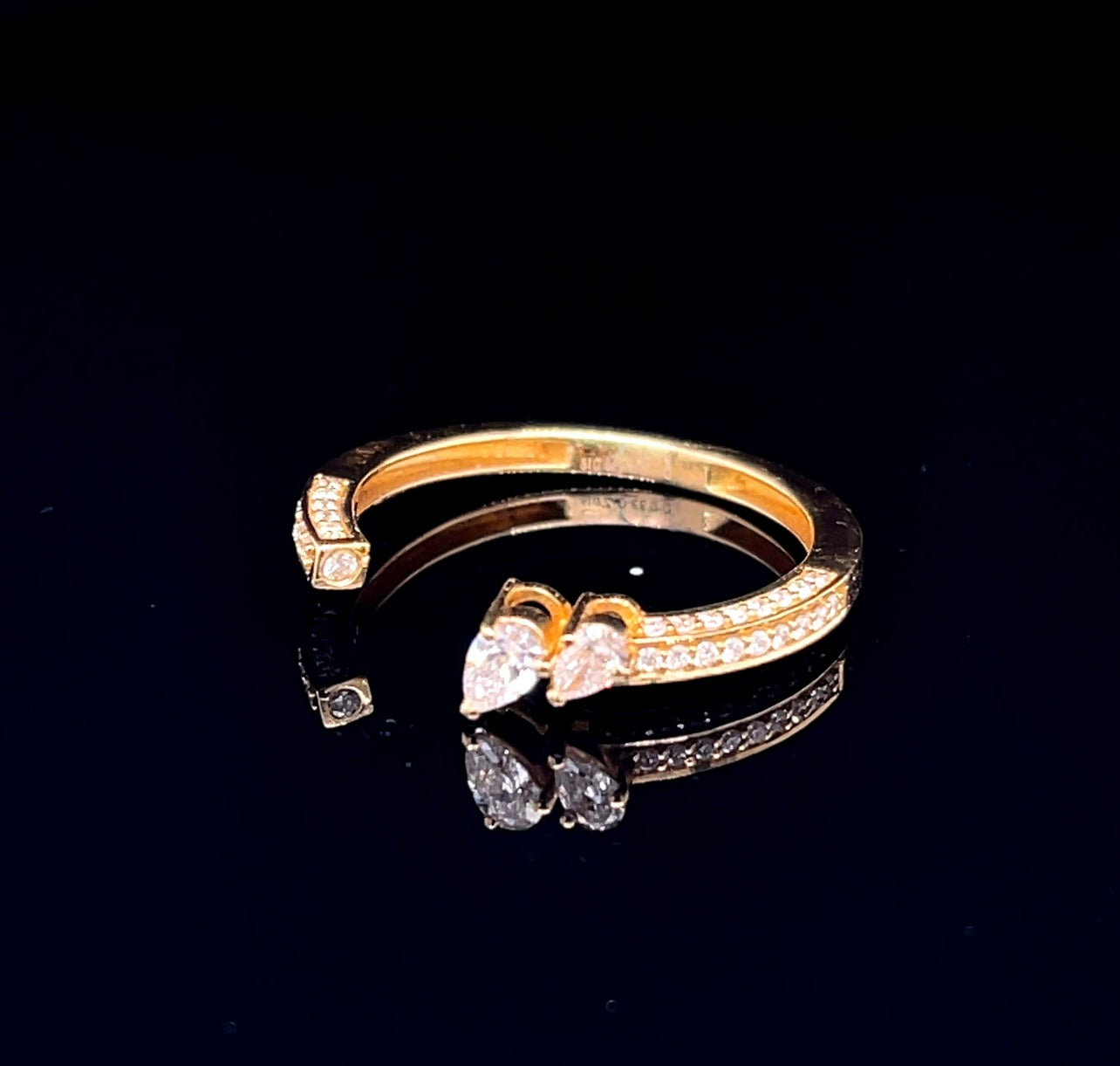 Pear Open Type Ring in Yellow Gold (BRD1246)