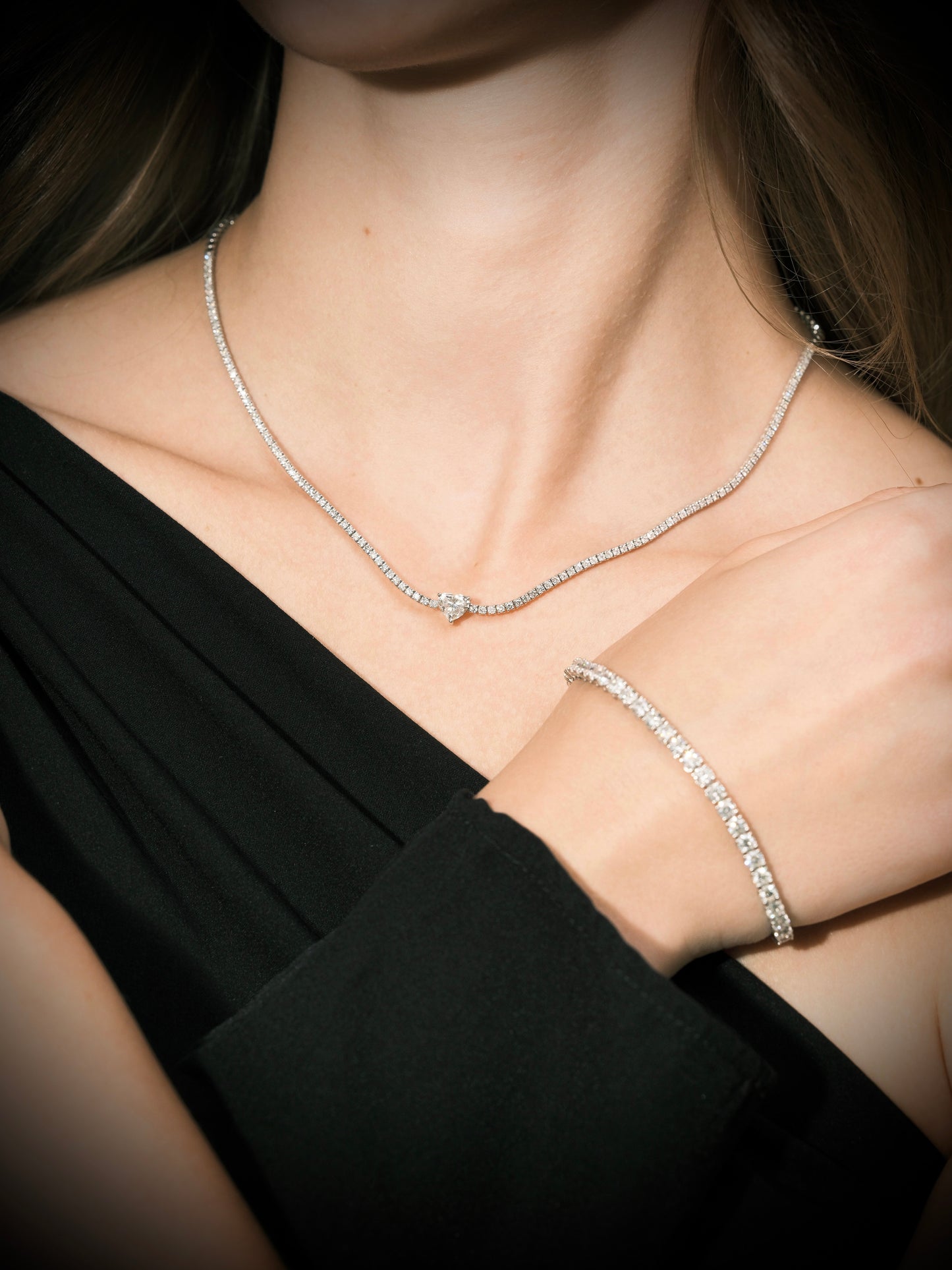 1.7MM ROUND DIAMOND W/ 1CT HEART DIAMOND CHOKER (ARJS3118)