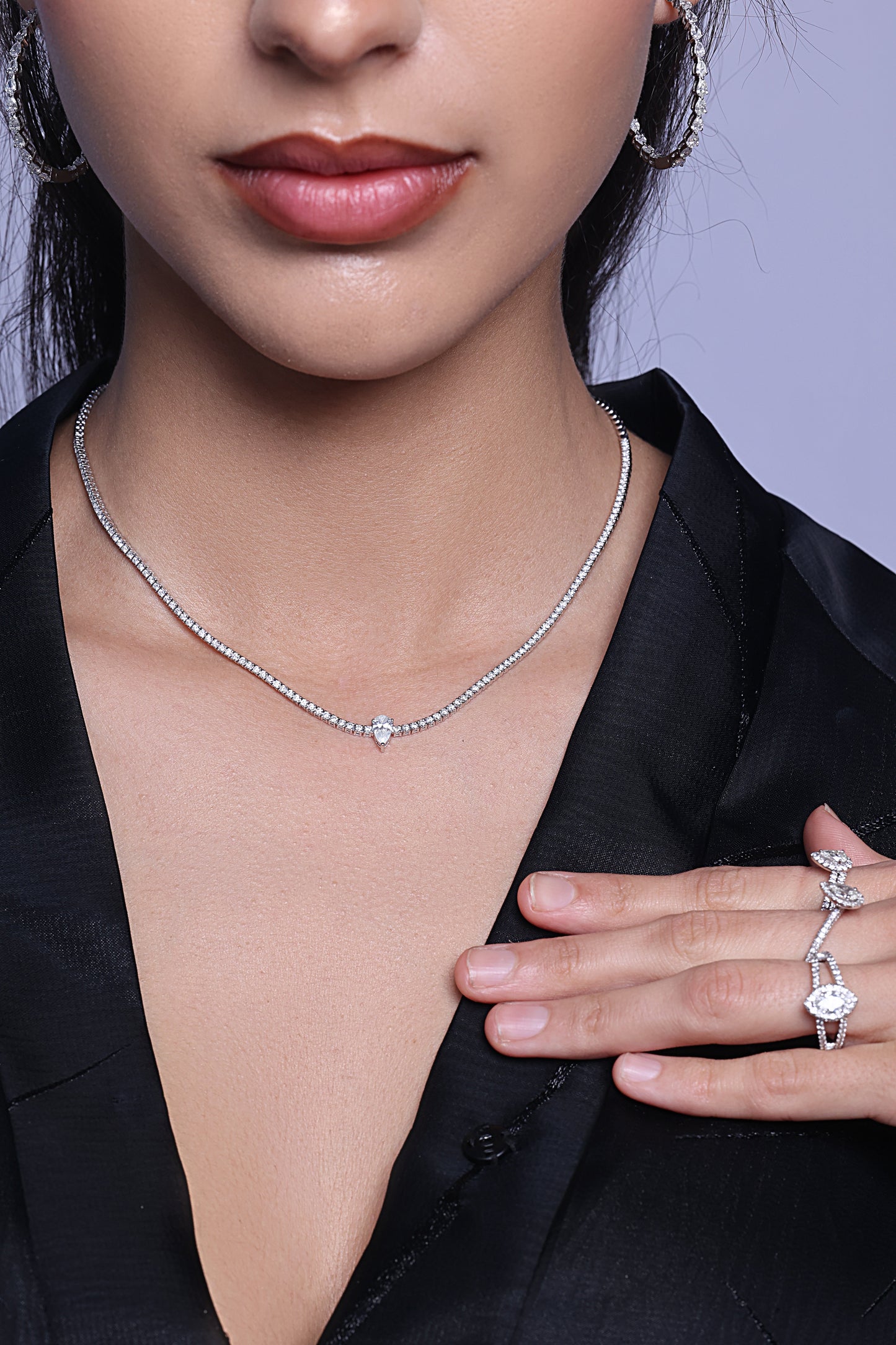 PEAR & ROUND DIAMOND NECKLACE