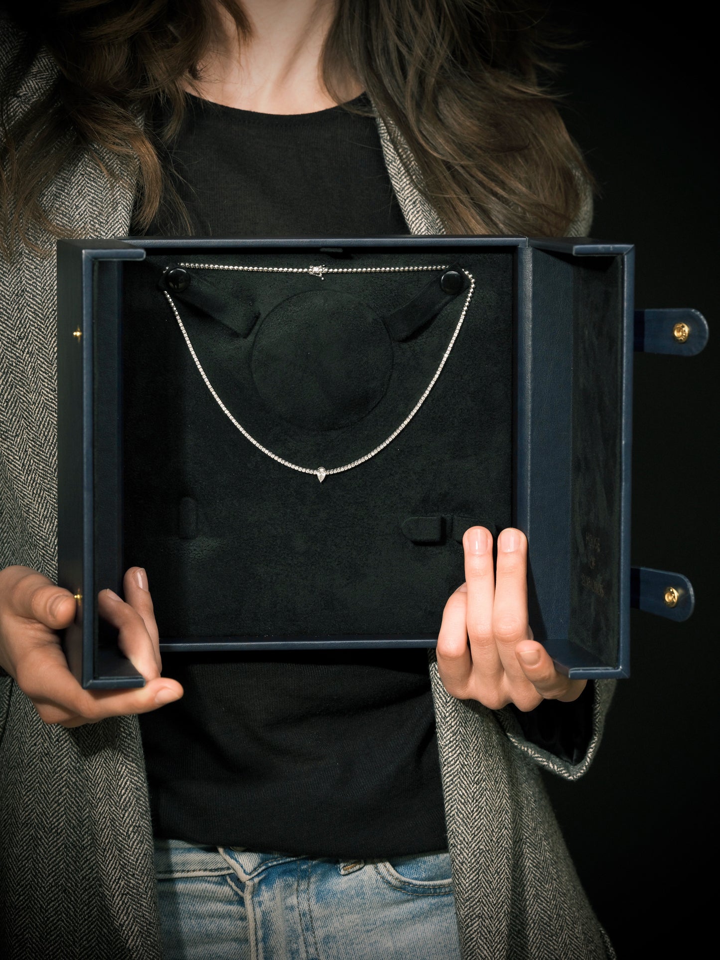 PEAR & ROUND DIAMOND NECKLACE