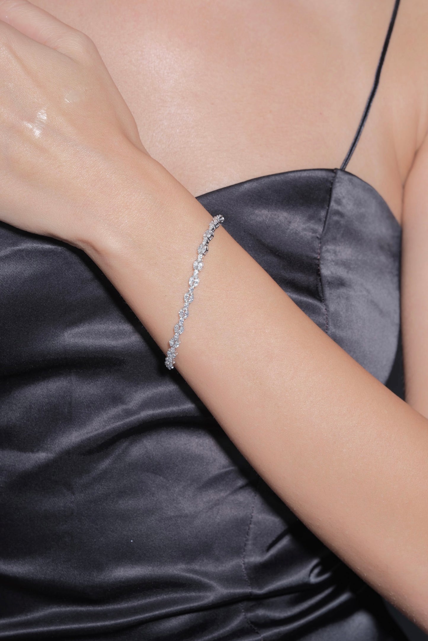 MARQUISE CUT DIAMOND BRACELET