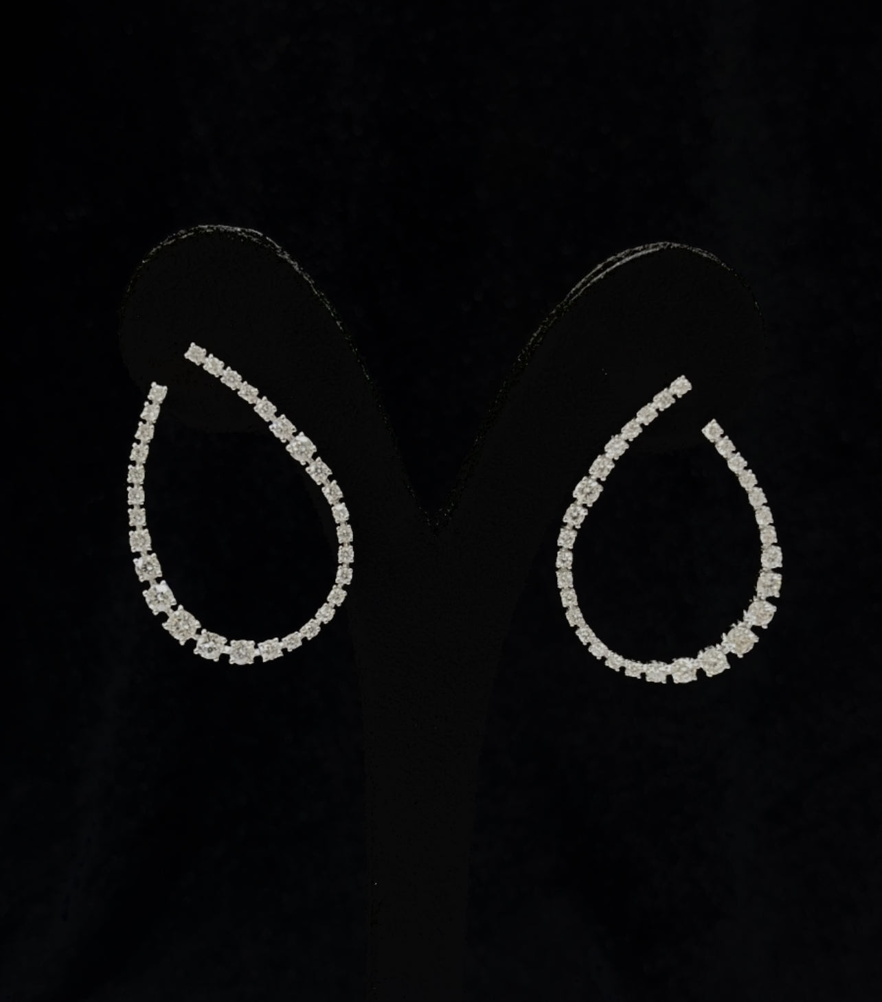 Round Graduation C Style Hoop Earrings (ARJS3731)