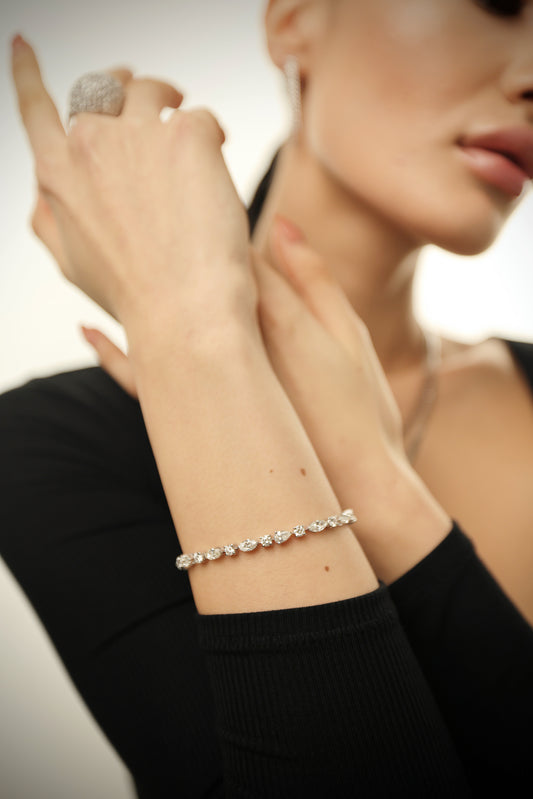 PEAR MARQUISE & ROUND DIAMOND BRACELET