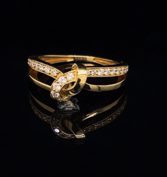Knot Diamond Ring in Yellow Gold (BRD1250)