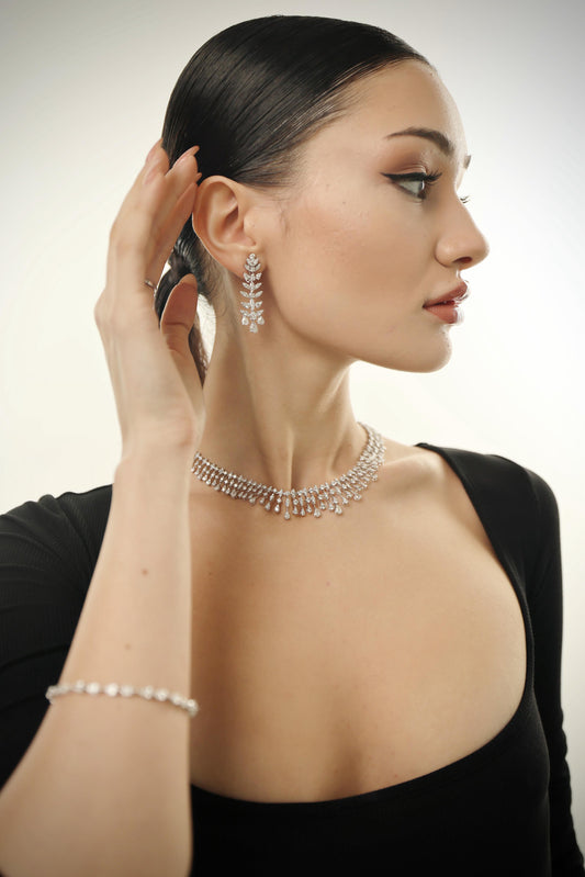 ROUND DIAMOND DANGLING EARRING