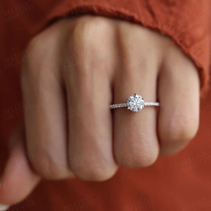 Round with Side Diamonds Ring (ARJS2604)