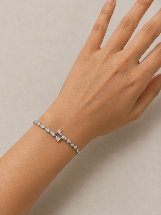 Cluster Type Pear Diamond Bracelet (ARJS3493)