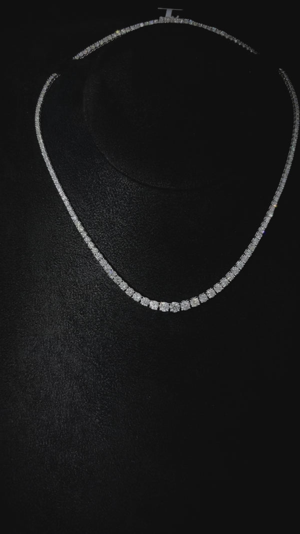 Graduating Tennis Necklace 10.65 carats / 19.78 grams FG COLOR / VS-SI QUALITY